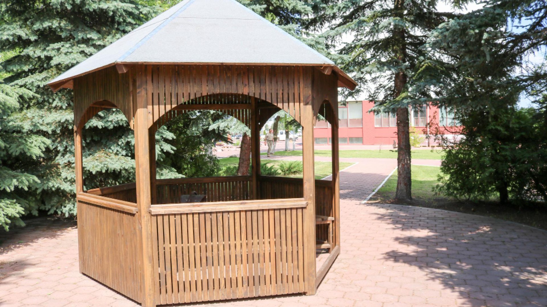 Kioscos de jardín: El espacio ideal para tu oficina exterior o zona de hobby
